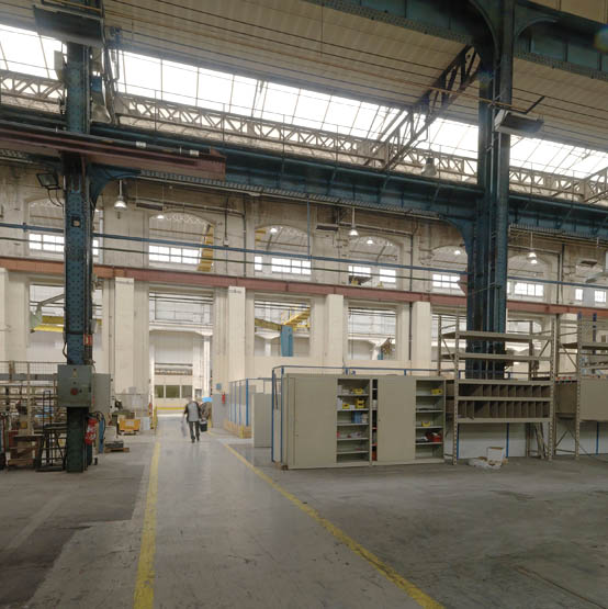 Usine de matériel électrique industriel Schneider et Cie, puis Le Matériel Electrique Scheider-Westinghouse (SW), puis Jeumont-Schneider (JS), actuellement ensemble industriel appelé "Espace Technologique et Industriel de Champagne-sur-Seine" (zone ETIC)
