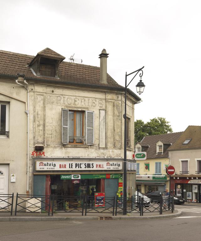 Maison de bourg avec commerce, 22 rue Georges Joyeux