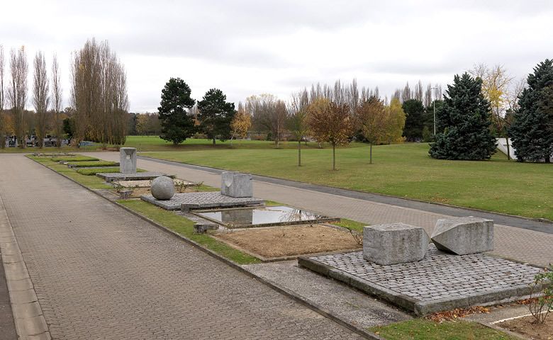 sculpture monumentale : Le jardin de la méditation ou De la méditation des âges de la vie