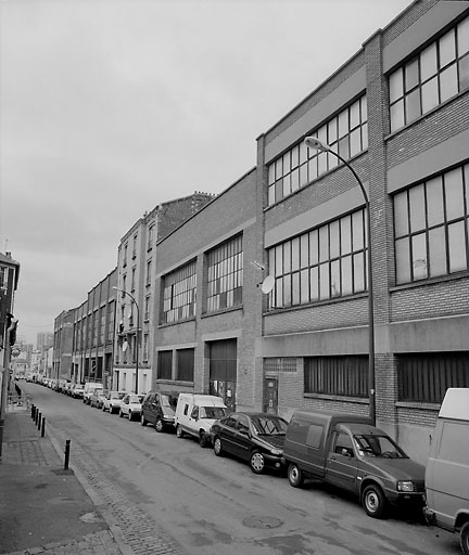 Usine de matériel d'équipement industriel Matrat, puis Machine Dufour, puis Profel-Promat, actuellement entrepôt commercial