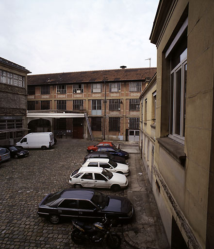 Usine de peausserie (usine de traitement des peaux de lapin) C. et E. Chapal frères et cie, puis Société anonyme des anciens établissements C. et E. Chapal frères et cie, actuellement hôtel industriel, logement et ateliers d'artistes