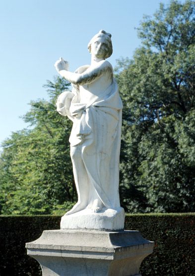 statue : allégorie féminine