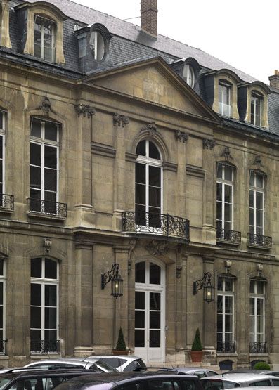 rampe d'appui, escalier de l' hôtel de Villeroy, actuellement Ministère de l'Agriculture (non étudié)