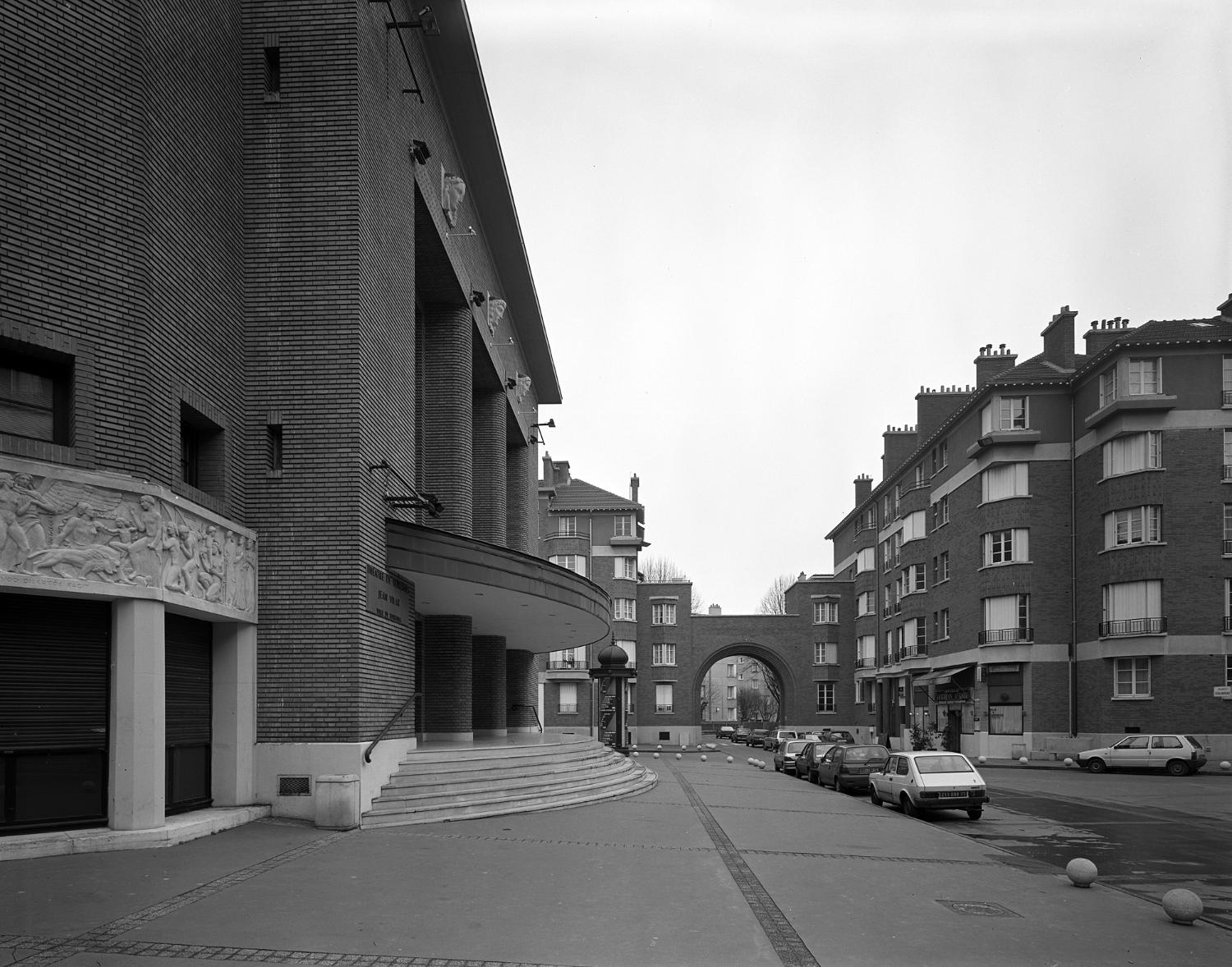 Jean Vilar (Suresnes), théâtre