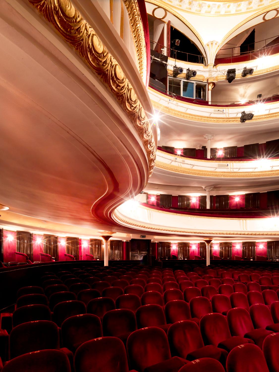 Porte Saint-Martin (10e arrondissement), théâtre de la