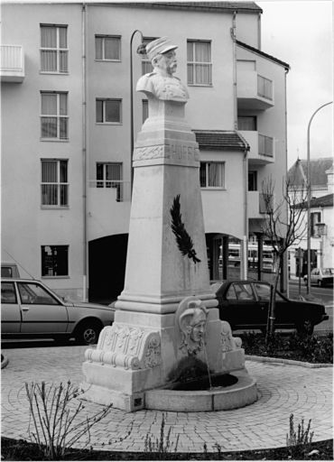 monument du Sergent Hoff (1836-1902)
