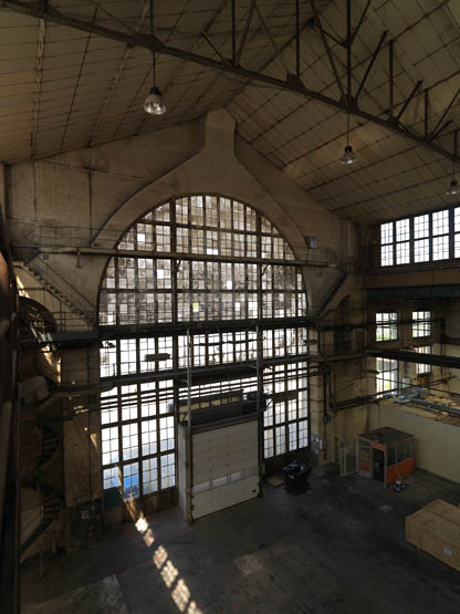 Usine de matériel électrique industriel Schneider et Cie, puis Le Matériel Electrique Scheider-Westinghouse (SW), puis Jeumont-Schneider (JS), actuellement ensemble industriel appelé "Espace Technologique et Industriel de Champagne-sur-Seine" (zone ETIC)