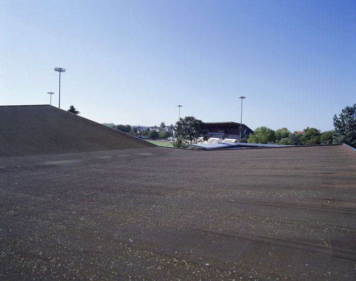 piscine : bassin couvert, bassin découvert, tank à ramer