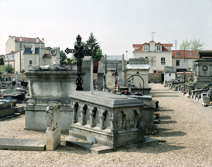 tombeau des curés de la paroisse d'Enghien-les-Bains