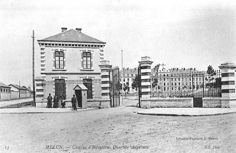 caserne, aujourd'hui école des officiers de gendarmerie nationale (EOGN)