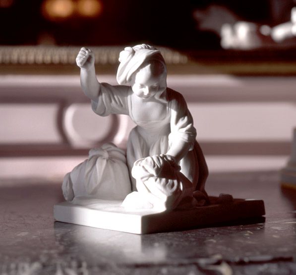 biscuit de Sèvres : la lavandière