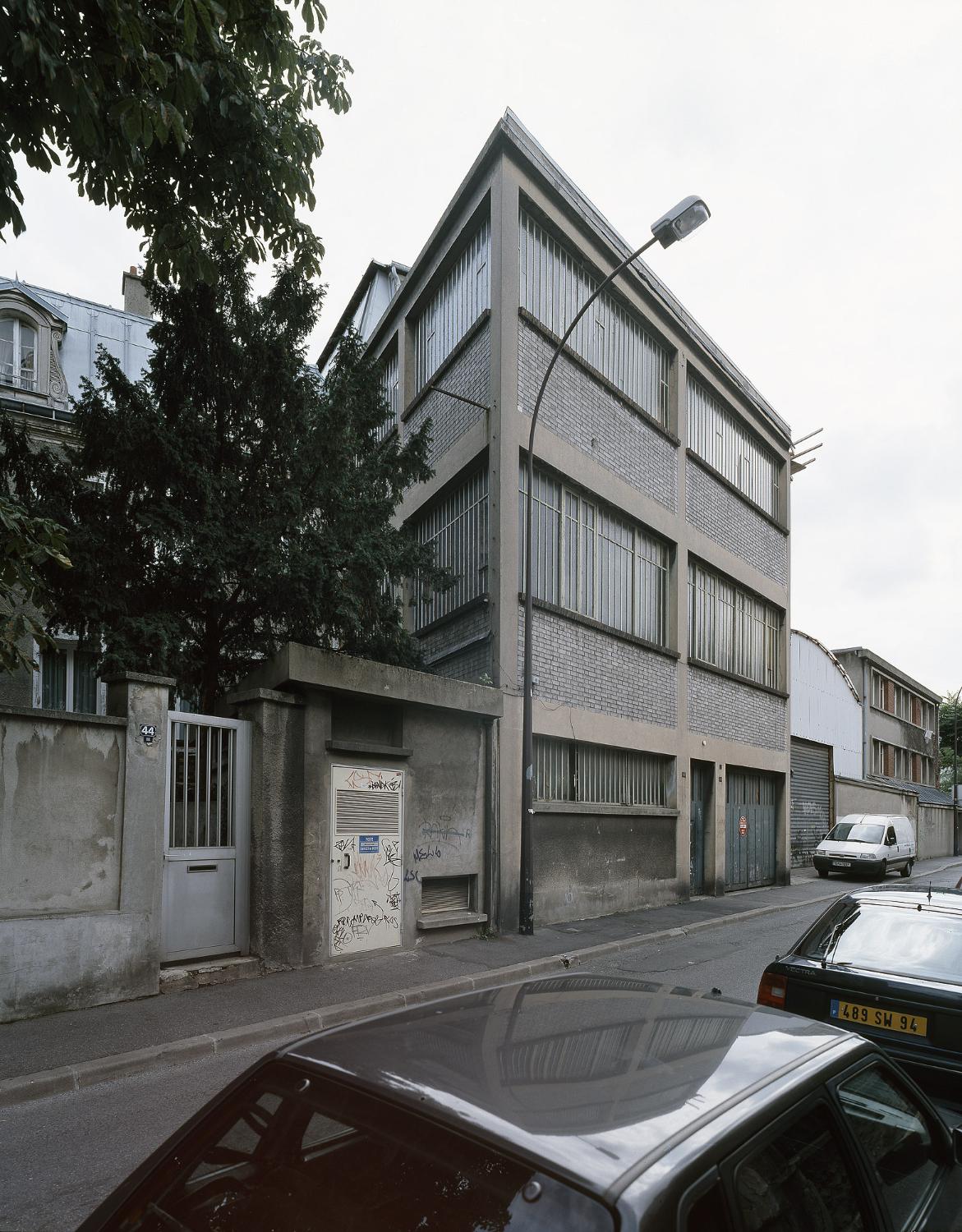 Usine d'emboutissage et d'estampage (usine de moules et ustensils métalliques) Mafter et Mora, actuellement bureaux