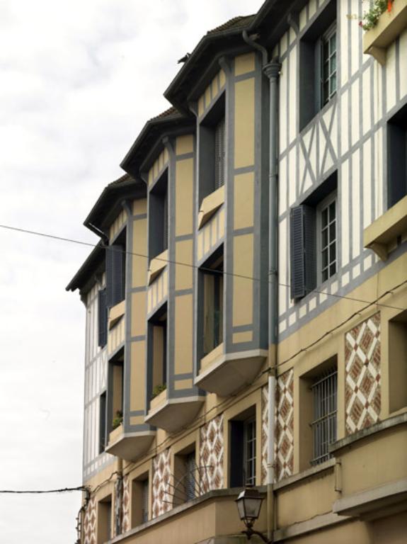 hôtels, maisons, immeubles