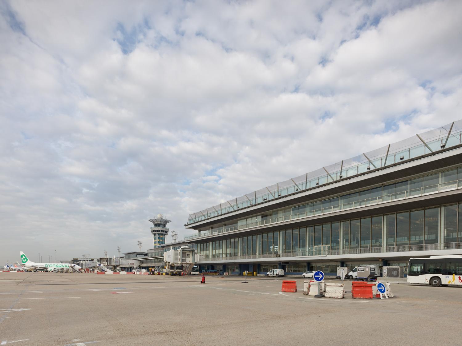 Orly 4 (depuis 2019), Orly-Sud (de 1971 à 2019), Installations terminales (de 1961 à 1971) Aérogare Sud ( de 1954 à 1961)