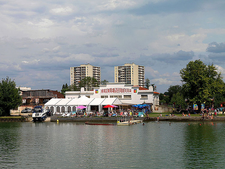 Plage et cercle nautique