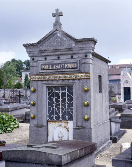 tombeau de la famille Lesgent-Pourrut