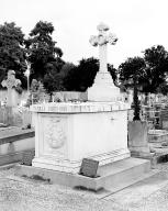 tombeau de la famille Duhuy-Roux
