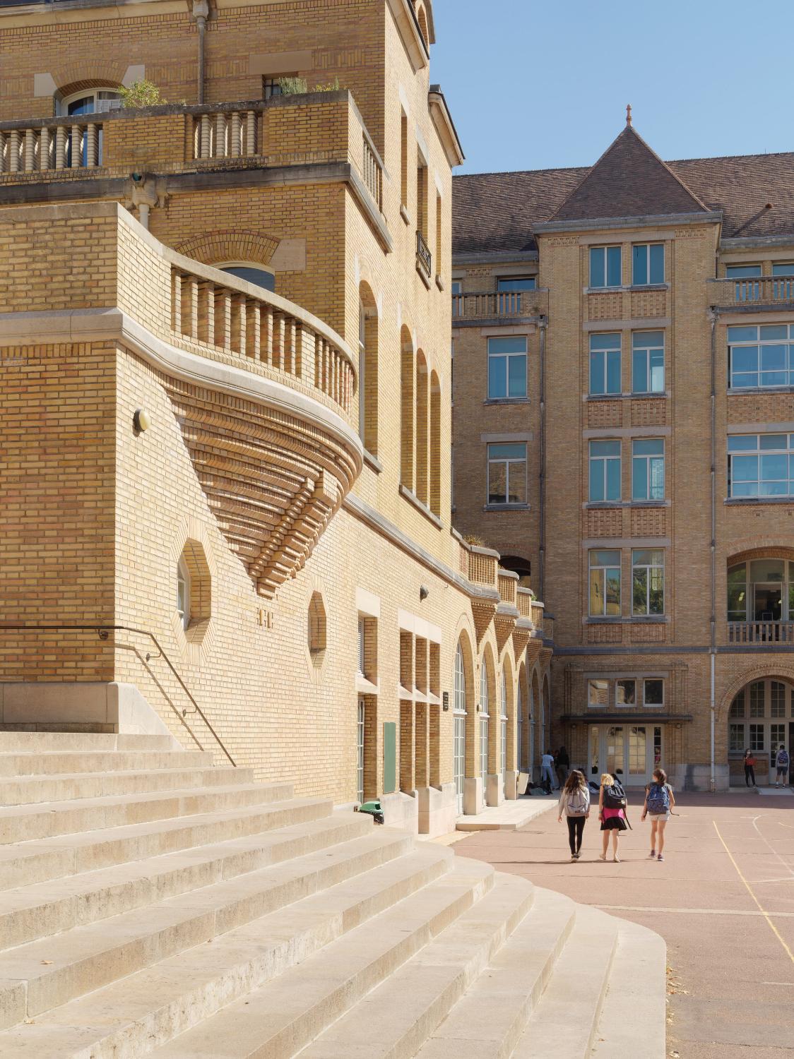 Lycée Marie-Curie