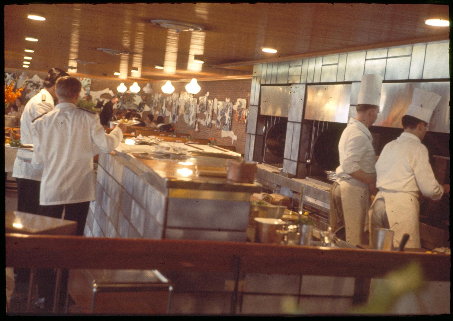 Les Installations terminales, Orly 4 dans les années 1960