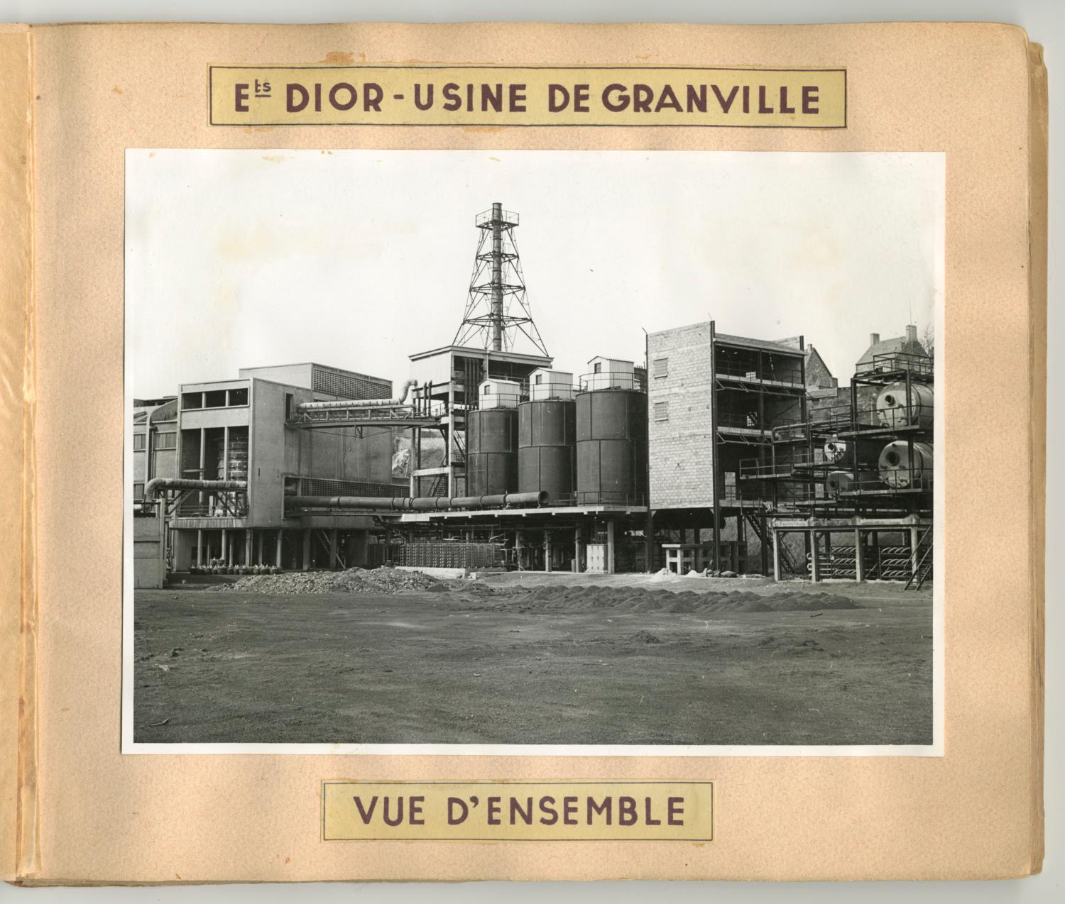 Usine de produits chimiques Poulenc Frères, puis usine d'engrais de la Société Française du Lysol, puis usine de chaudronnerie et usine d'articles en matière plastique (usine d'enceintes de confinement) Ateliers de Technochimie