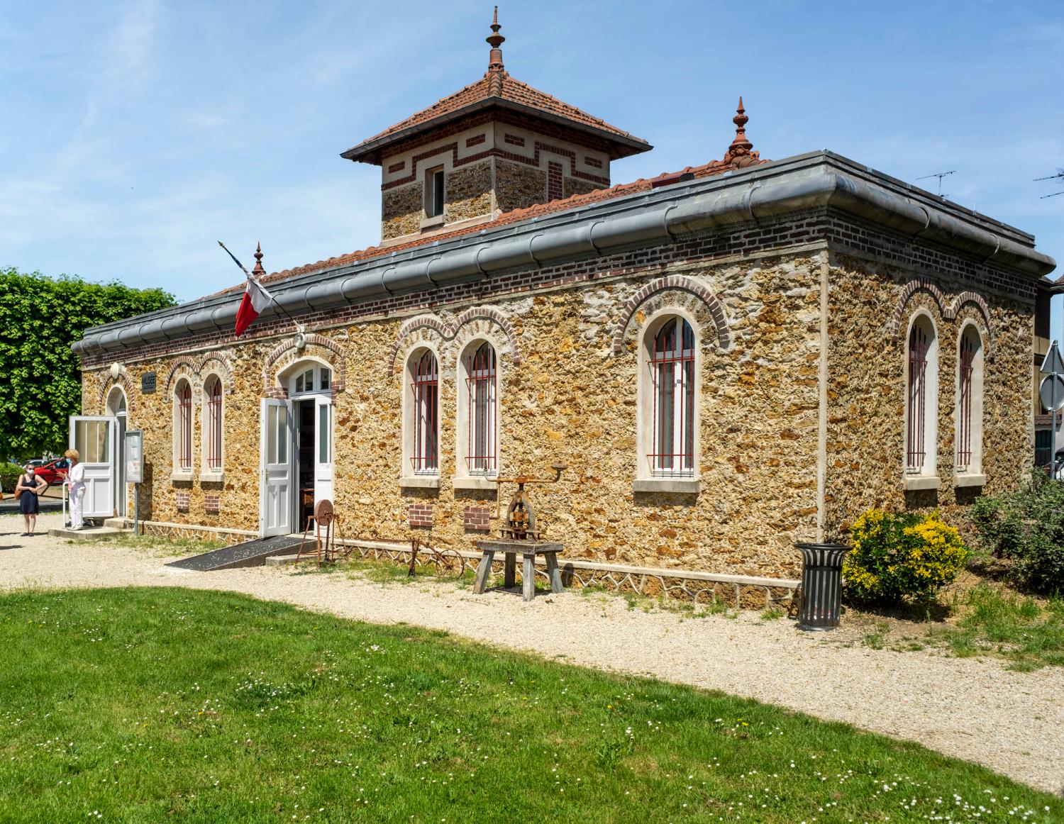 Bains-douches, actuel musée Hippolyte Henri