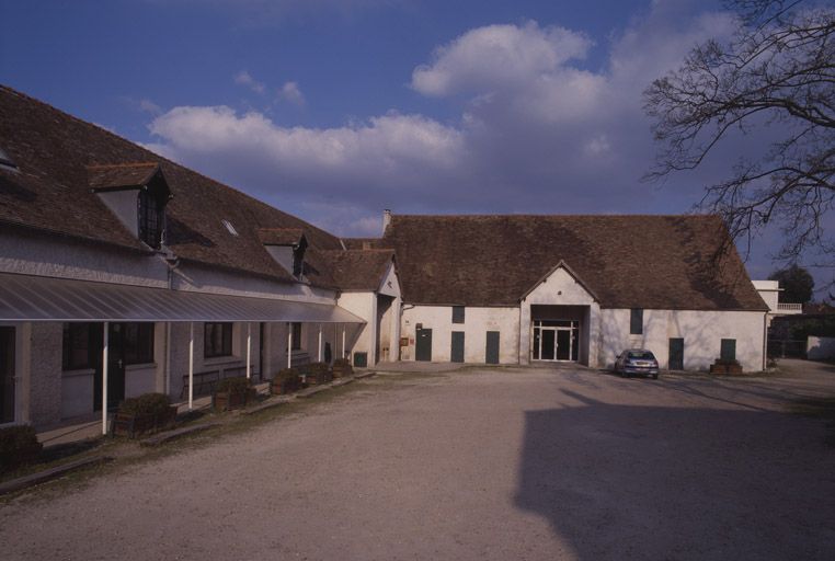 ferme de Beaumont dite ferme Chalon, actuellement centre paroissial