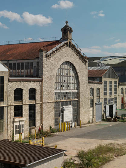 Usine de matériel électrique industriel Schneider et Cie, puis Le Matériel Electrique Scheider-Westinghouse (SW), puis Jeumont-Schneider (JS), actuellement ensemble industriel appelé "Espace Technologique et Industriel de Champagne-sur-Seine" (zone ETIC)