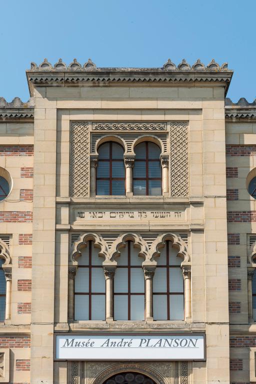 Ancienne synagogue, aujourd'hui centre d'art et musée André Planson