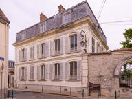 Maison de villégiature, puis maison bourgeoise, actuellement médiathèque, 43 rue Langlois