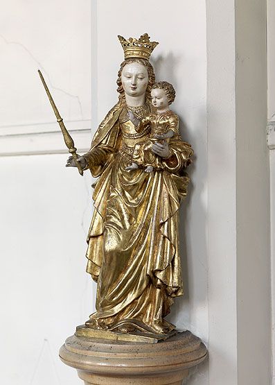 statue de la Vierge à l'Enfant