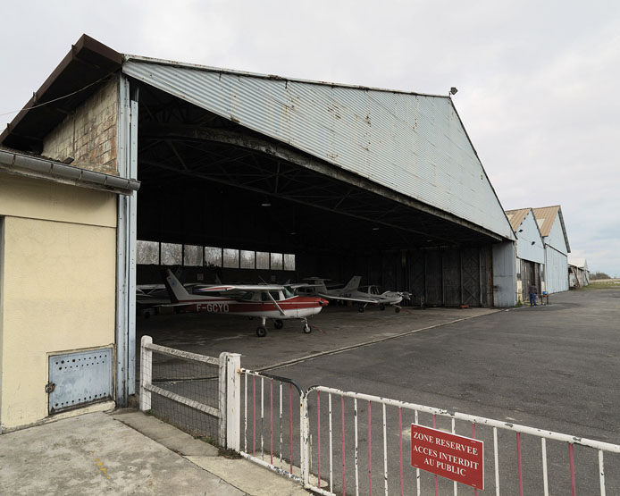 aéroport d'Enghien-Moisselles Les ailerons d'Enghien