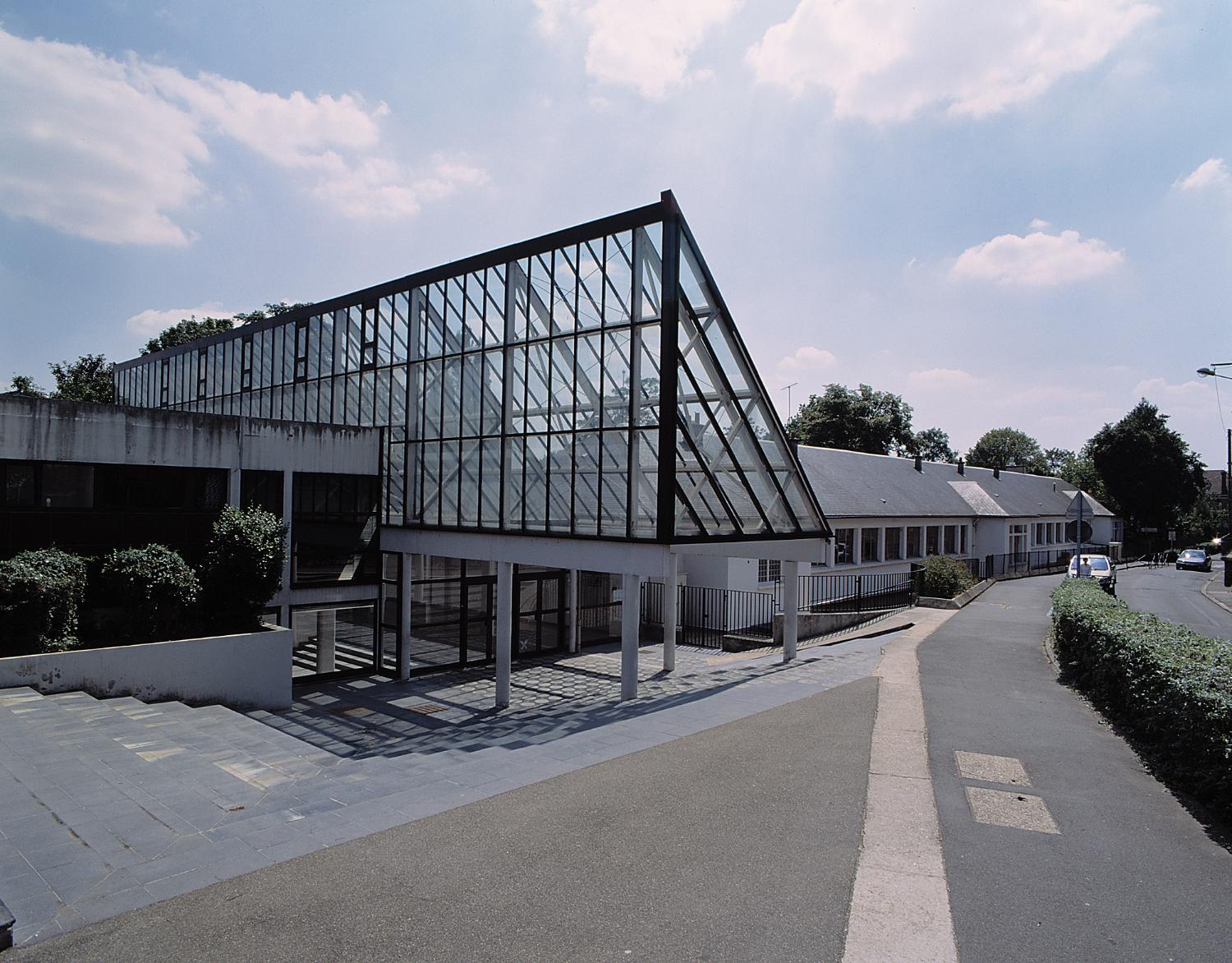 école primaire Pierre-et-Marie-Curie ; école maternelle Pauline-Kergomard