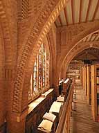 Chapelle de l'abbaye notre-Dame de Chaage. détails de la mise en oeuvre des briques polychromes.