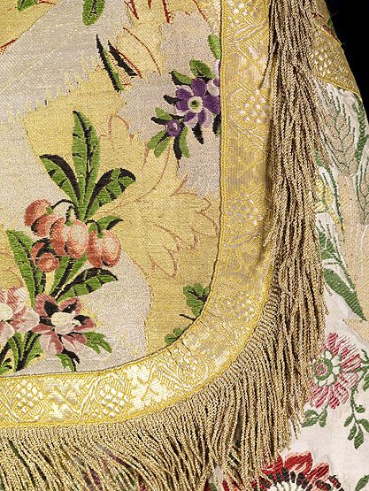 ornement blanc à motifs floraux, 19e siècle