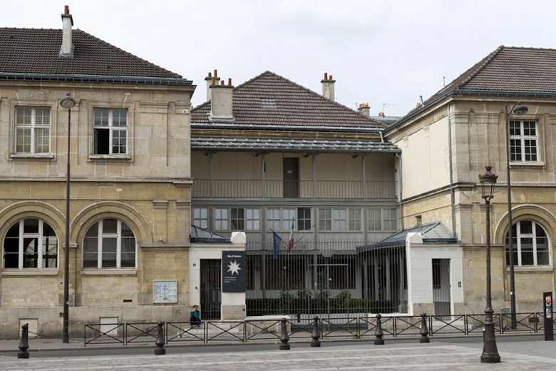 École de filles et salle d'asile actuellement lycée professionnel Erik Satie.