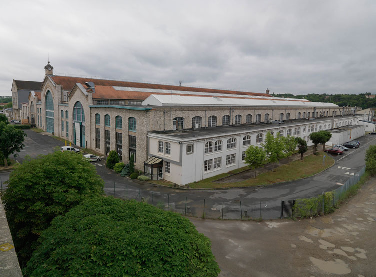 Usine de matériel électrique industriel Schneider et Cie, puis Le Matériel Electrique Scheider-Westinghouse (SW), puis Jeumont-Schneider (JS), actuellement ensemble industriel appelé "Espace Technologique et Industriel de Champagne-sur-Seine" (zone ETIC)