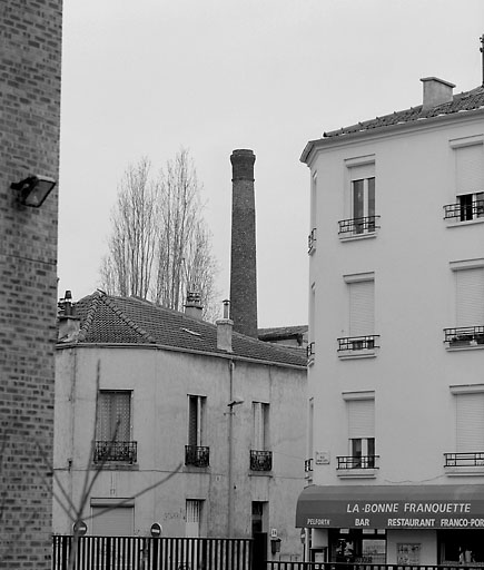 Usine de peintures et vernis Lucien Leroy, puis usine de produits chimiques Leroy matières colorantes (détruit après inventaire)