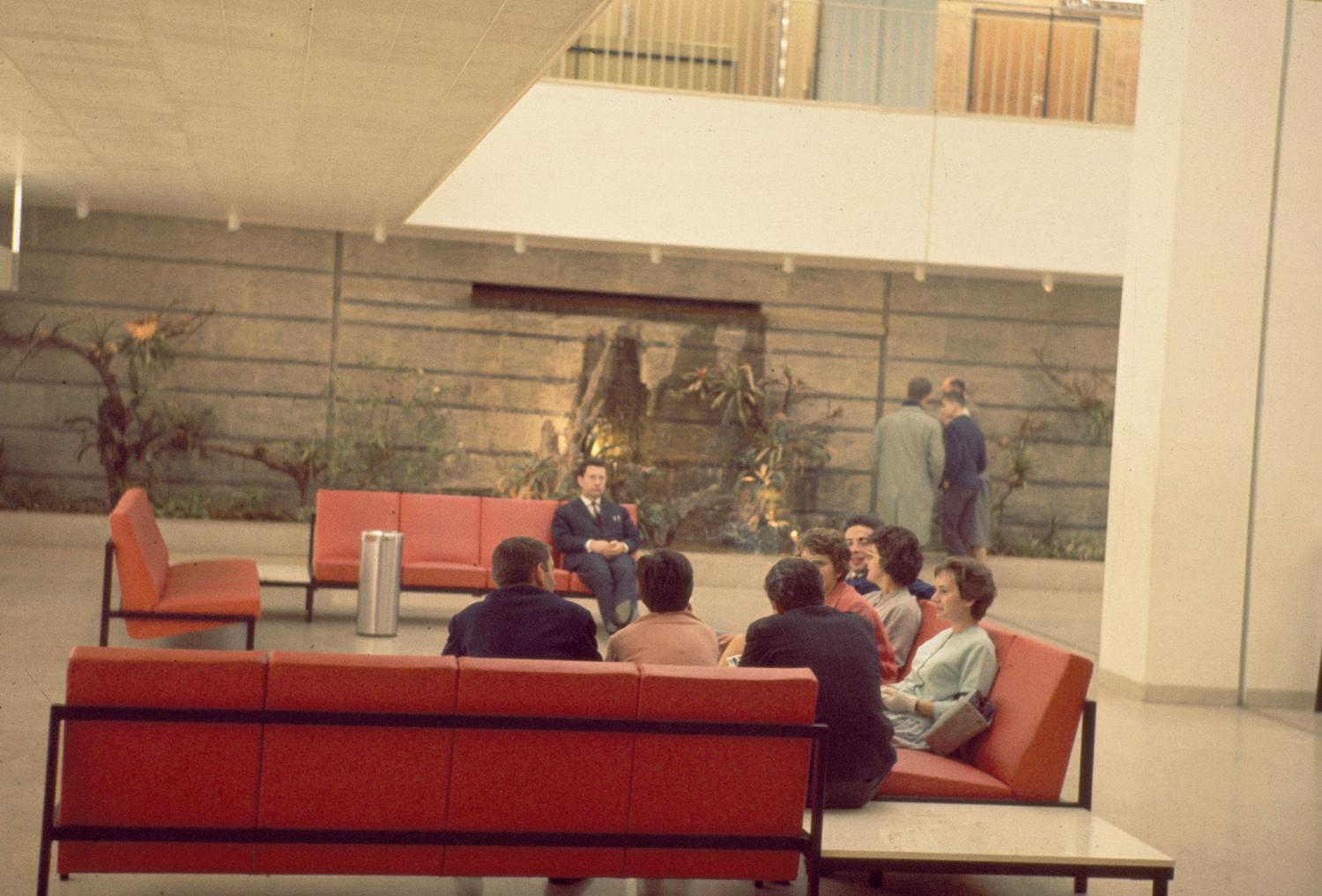 Les Installations terminales, Orly 4 dans les années 1960