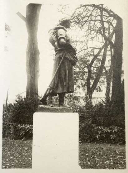 Statue : Paysanne d'Auvergne (oeuvre disparue)