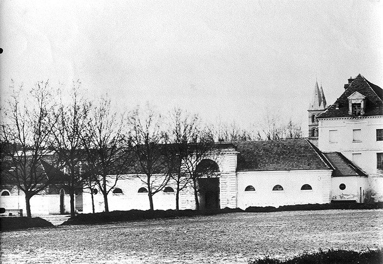 quartier de cavalerie Saint-Ambroise, puis Augereau