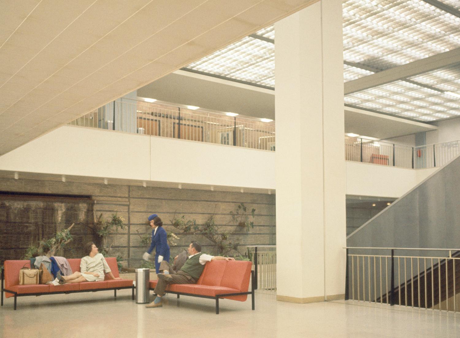 Les Installations terminales, Orly 4 dans les années 1960