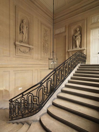 rampe d'appui, escalier de l' hôtel Fleury ou Brochet de Saint-Prest, actuellement Institut d'études politiques (non étudié)