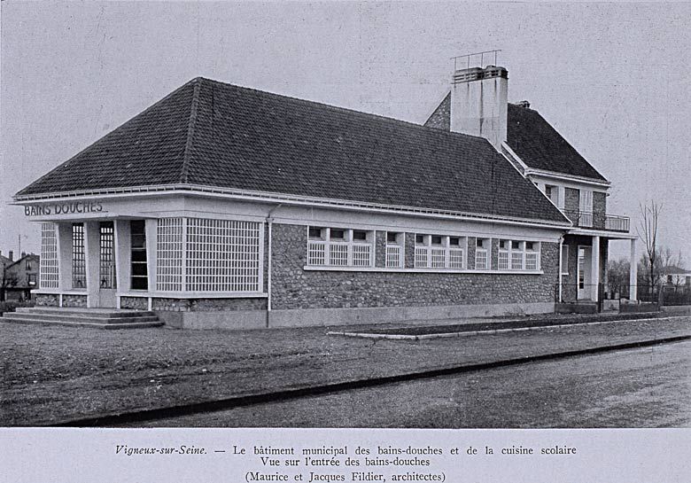 bains douches et cuisine centrale des cantines scolaires