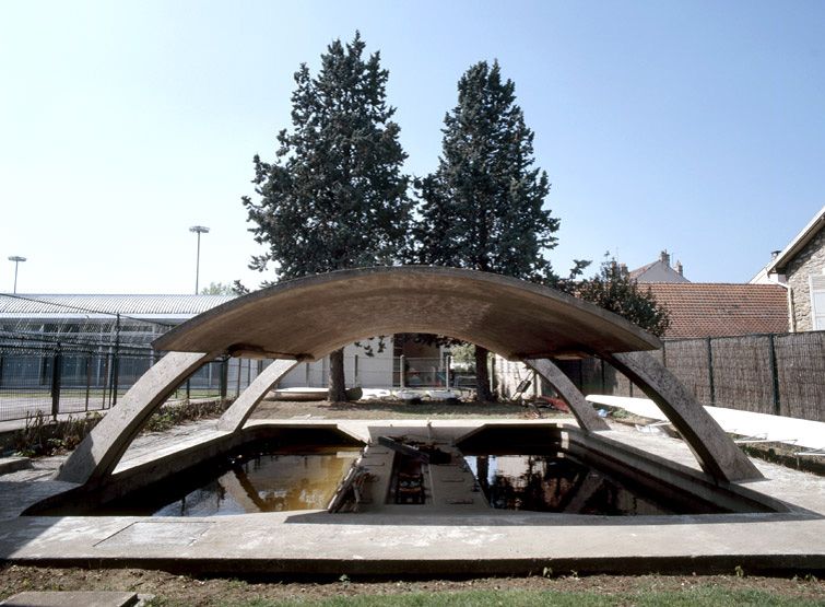 piscine : bassin couvert, bassin découvert, tank à ramer