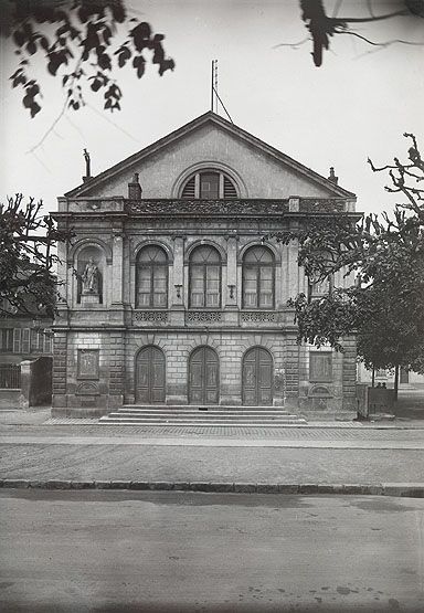 théâtre, aujourd'hui cinéma