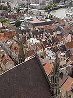Vue panoramique prise depuis le clocher de la cathédrale : le sud-est de la ville ancienne.