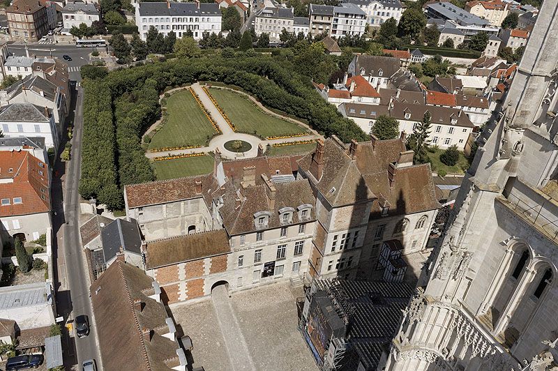 évêché, aujourd'hui musée Bossuet