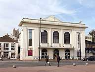 théâtre, aujourd'hui cinéma