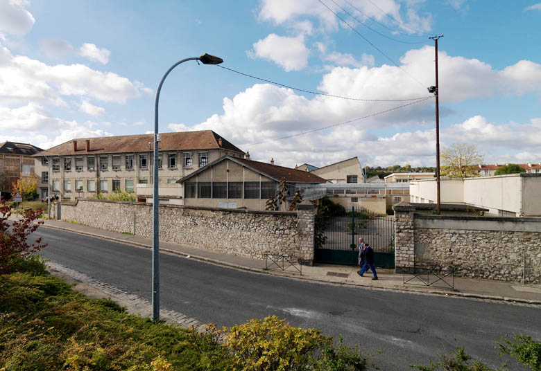 Usine de matériel électrique industriel Schneider et Cie, puis Le Matériel Electrique Scheider-Westinghouse (SW), puis Jeumont-Schneider (JS), actuellement ensemble industriel appelé "Espace Technologique et Industriel de Champagne-sur-Seine" (zone ETIC)