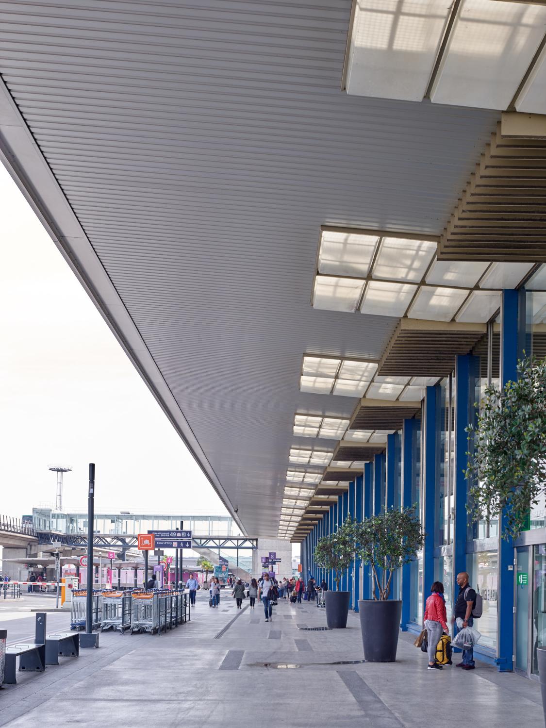 Orly 4 (depuis 2019), Orly-Sud (de 1971 à 2019), Installations terminales (de 1961 à 1971) Aérogare Sud ( de 1954 à 1961)
